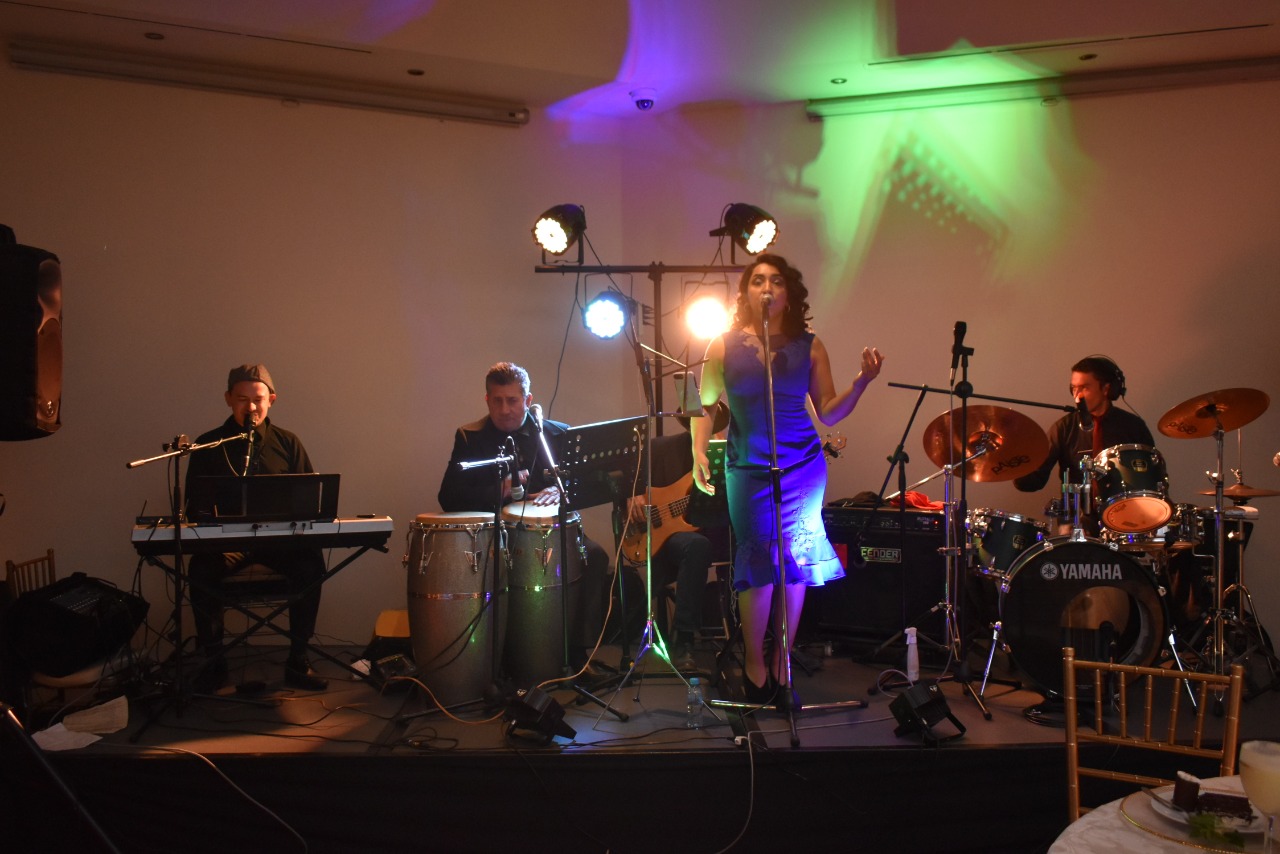 GRUPO PIPE SON (5 MUSICOS) Bailable y pop - Imagen 9