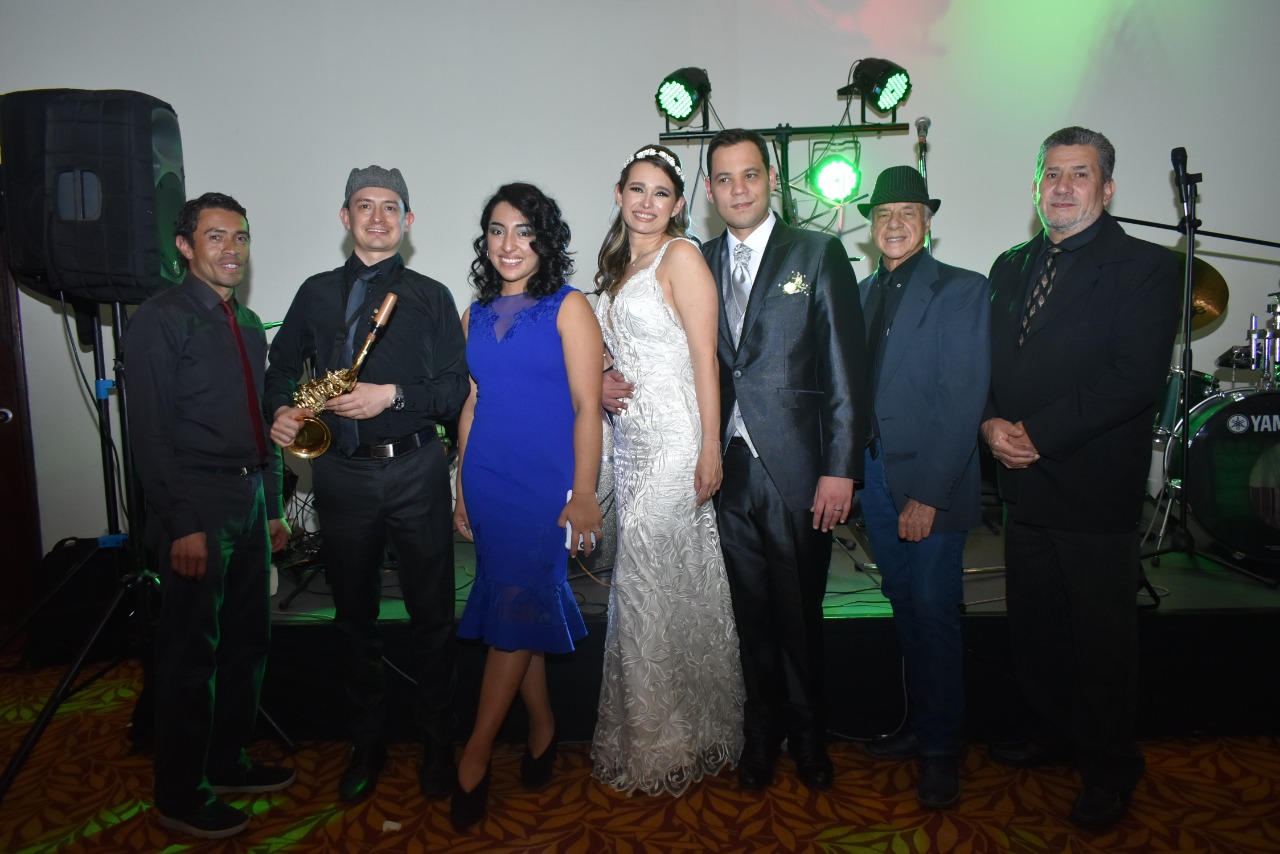 GRUPO PIPE SON (5 MUSICOS) Bailable y pop - Imagen 7