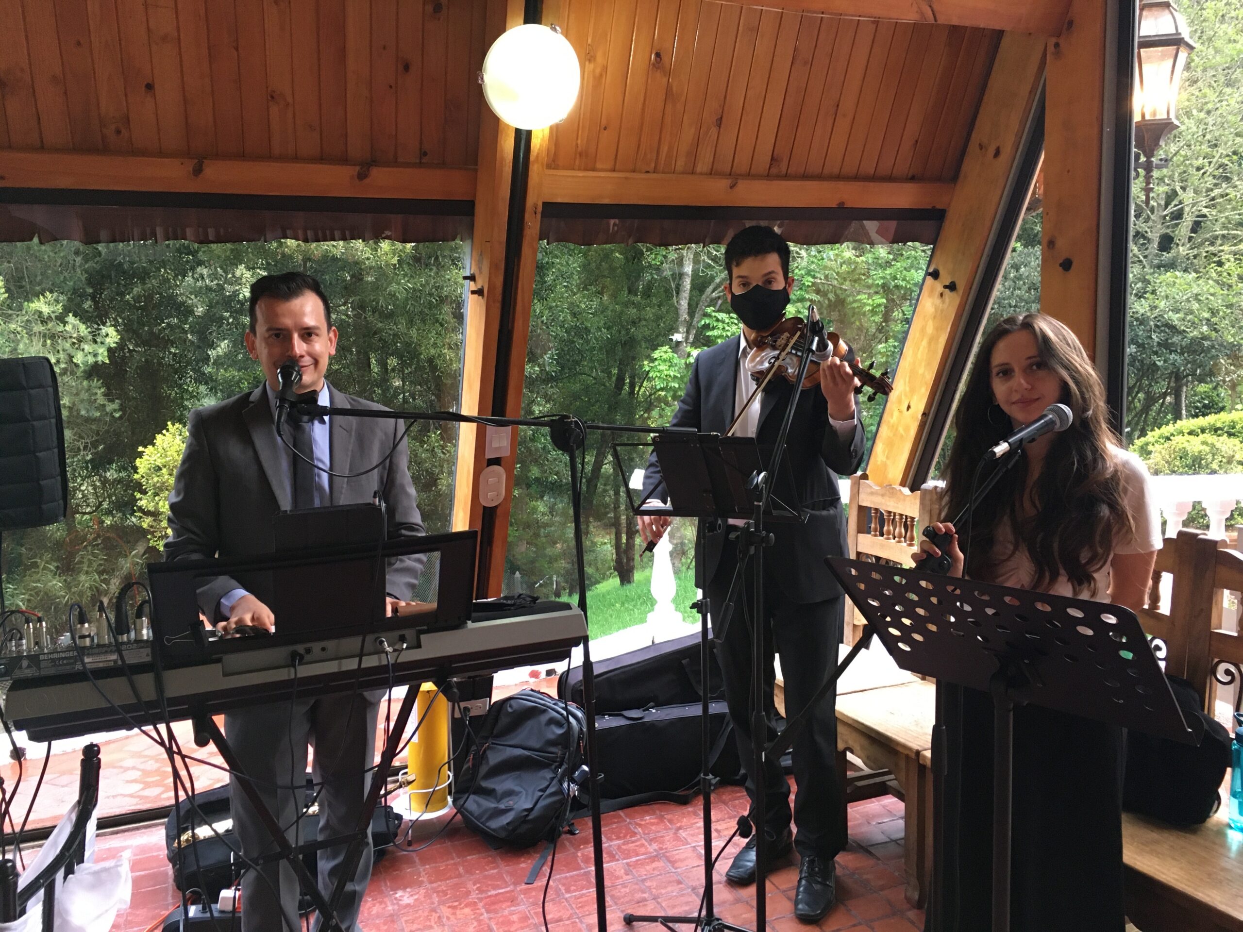 GRUPO DE 3 MUSICOS (TRIO) - Imagen 16