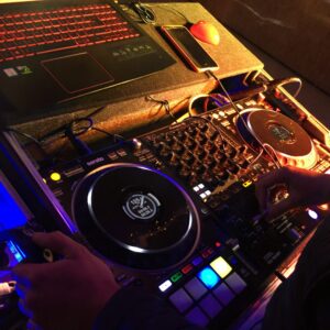 DJ POR HORAS (SIN LUCES)