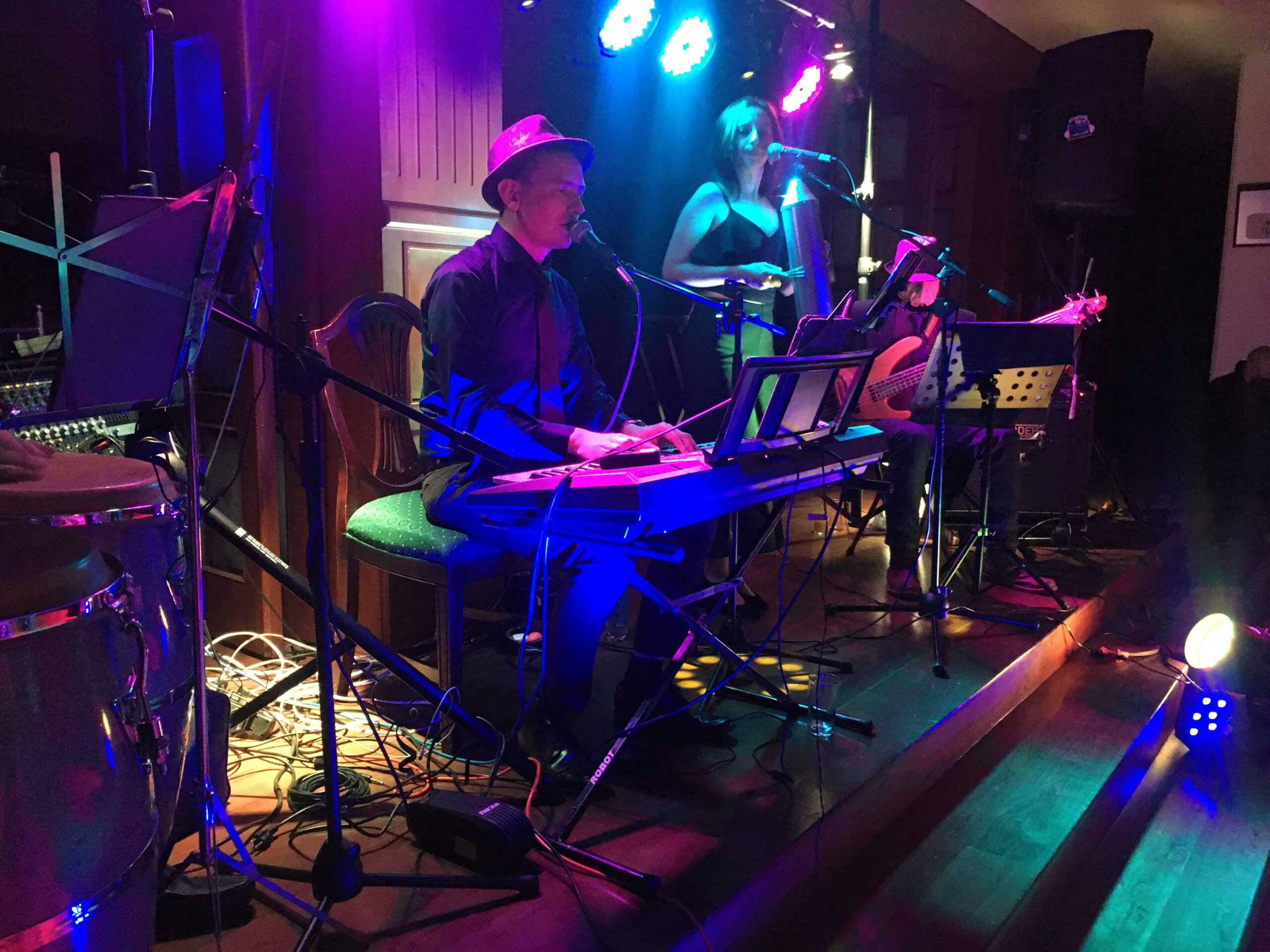 GRUPO PIPE SON (5 MUSICOS) Bailable y pop - Imagen 2